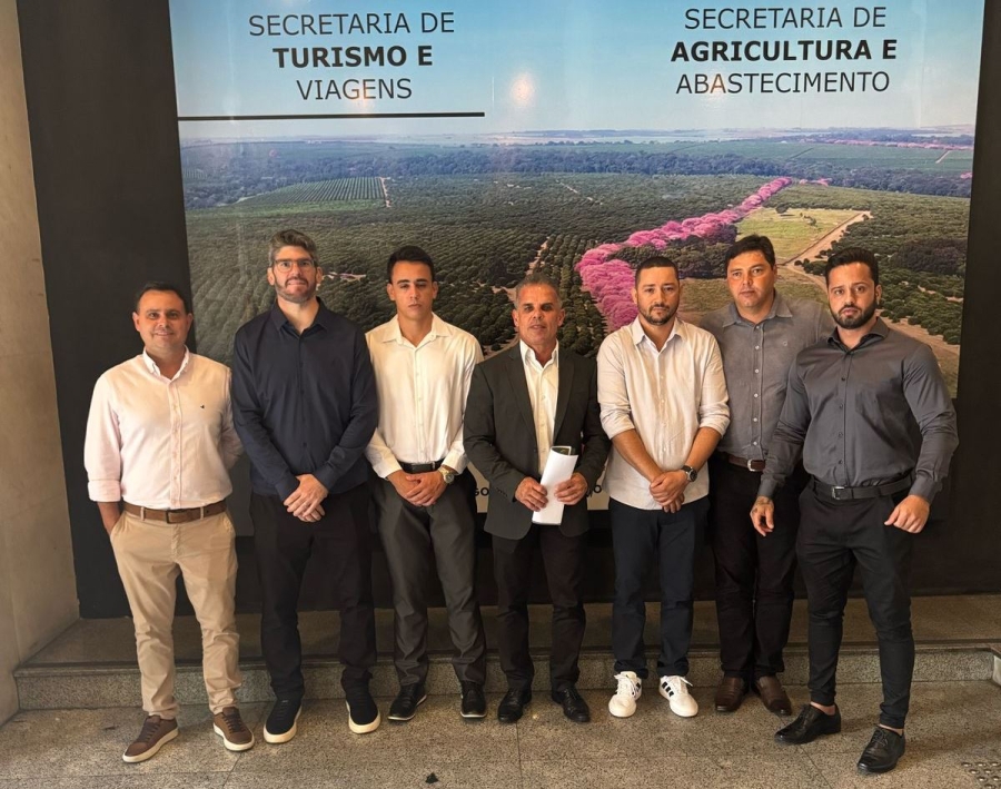 São Paulo em busca de recursos